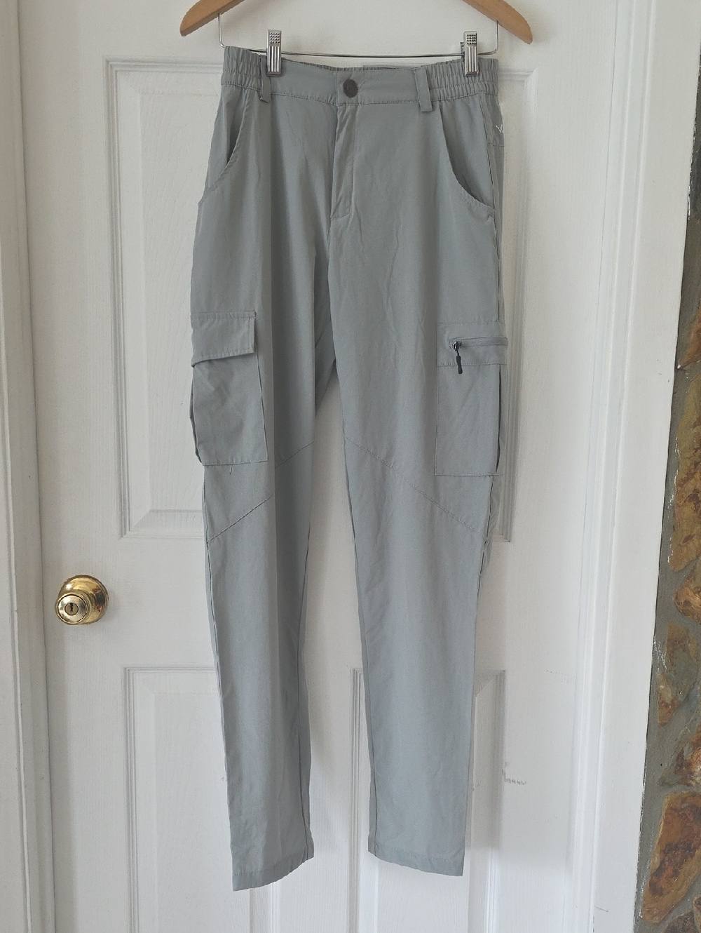 Light Gray Straight-Leg Cargo Pants for Women - Casual Utility Size S